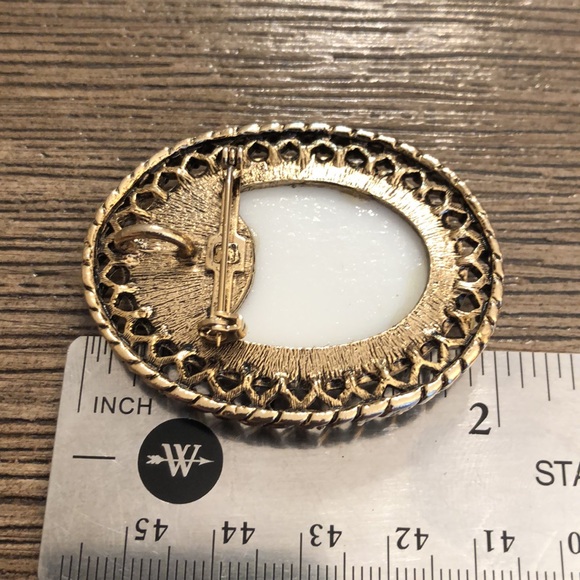 Vintage Floral Cameo Pin / Pendant Milk Glass - Picture 8 of 11